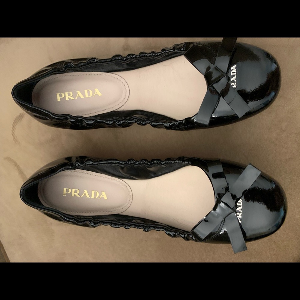 Prada Leather Flats Sz 5 New & Never Worn